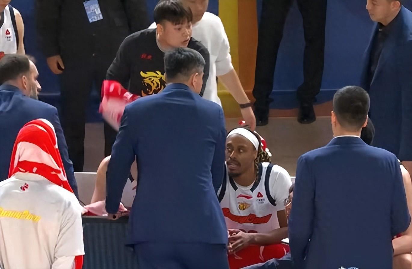 开云在线-全明星MVP0分，三分赛冠军投不进三分球，杜锋一手好牌打得稀碎