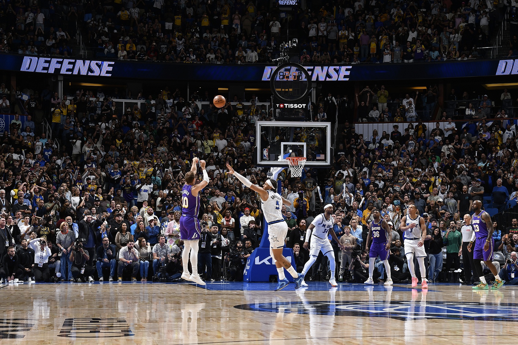 kaiyun-肯纳德审判之投！东詹里哪个都不能放 湖人的进攻上限创造奇迹